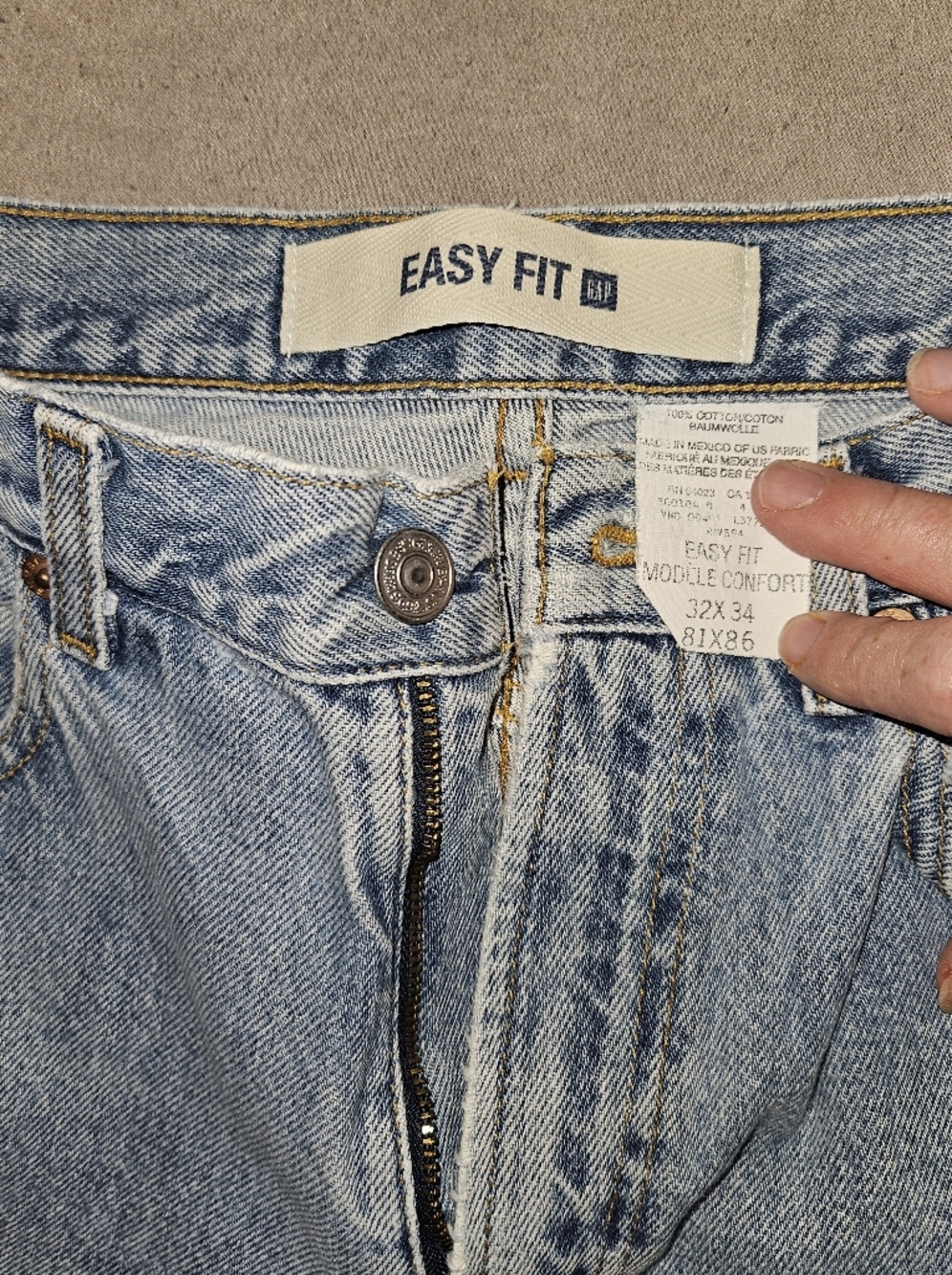 Vintage 90s GAP Light Blue Easy Fit Jeans - Picture 2 of 2
